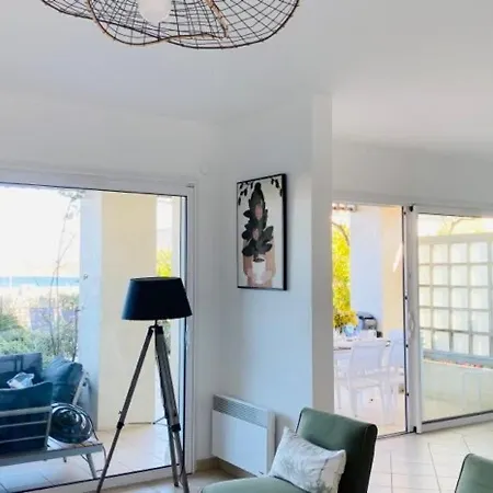 3 Pieces Avec Climatisation Et Parking, 200m De La Plage - Fr-1-63-288 Apartmán *