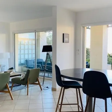 3 Pieces Avec Climatisation Et Parking, 200m De La Plage - Fr-1-63-288 Apartmán